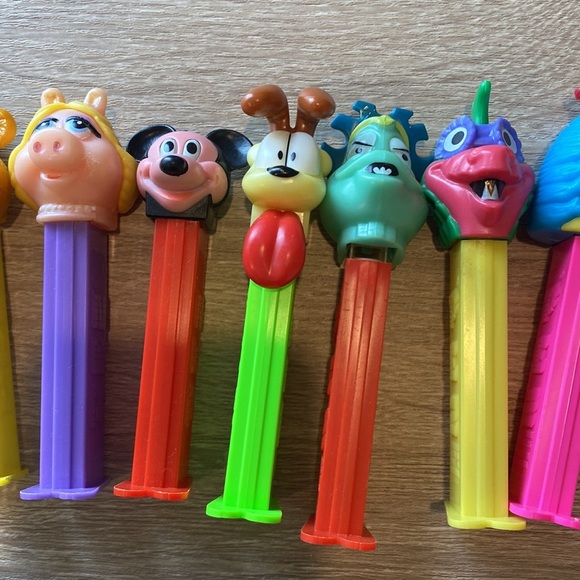 Vintage Pez Dispensers - Picture 4 of 6